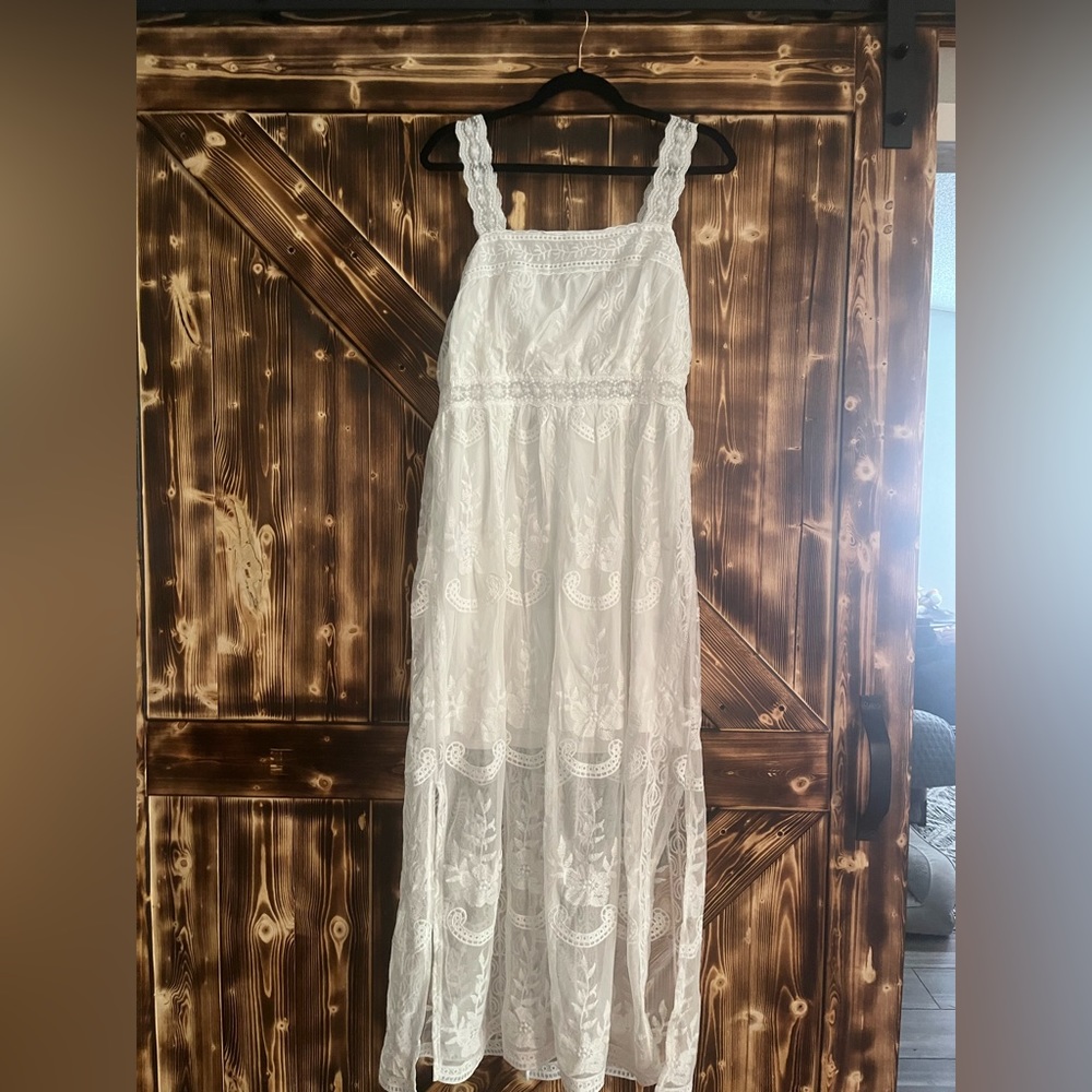 Super cute lace dress
